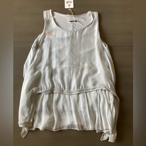 💥💥25% OFF💥💥NWT Bella Italia Silk Top - Picture 2 of 6